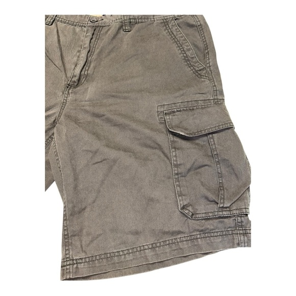 St. John’s Bay Men’s Cargo Shorts green Size 38 | Cotton Comfort Utility Style - Picture 2 of 11